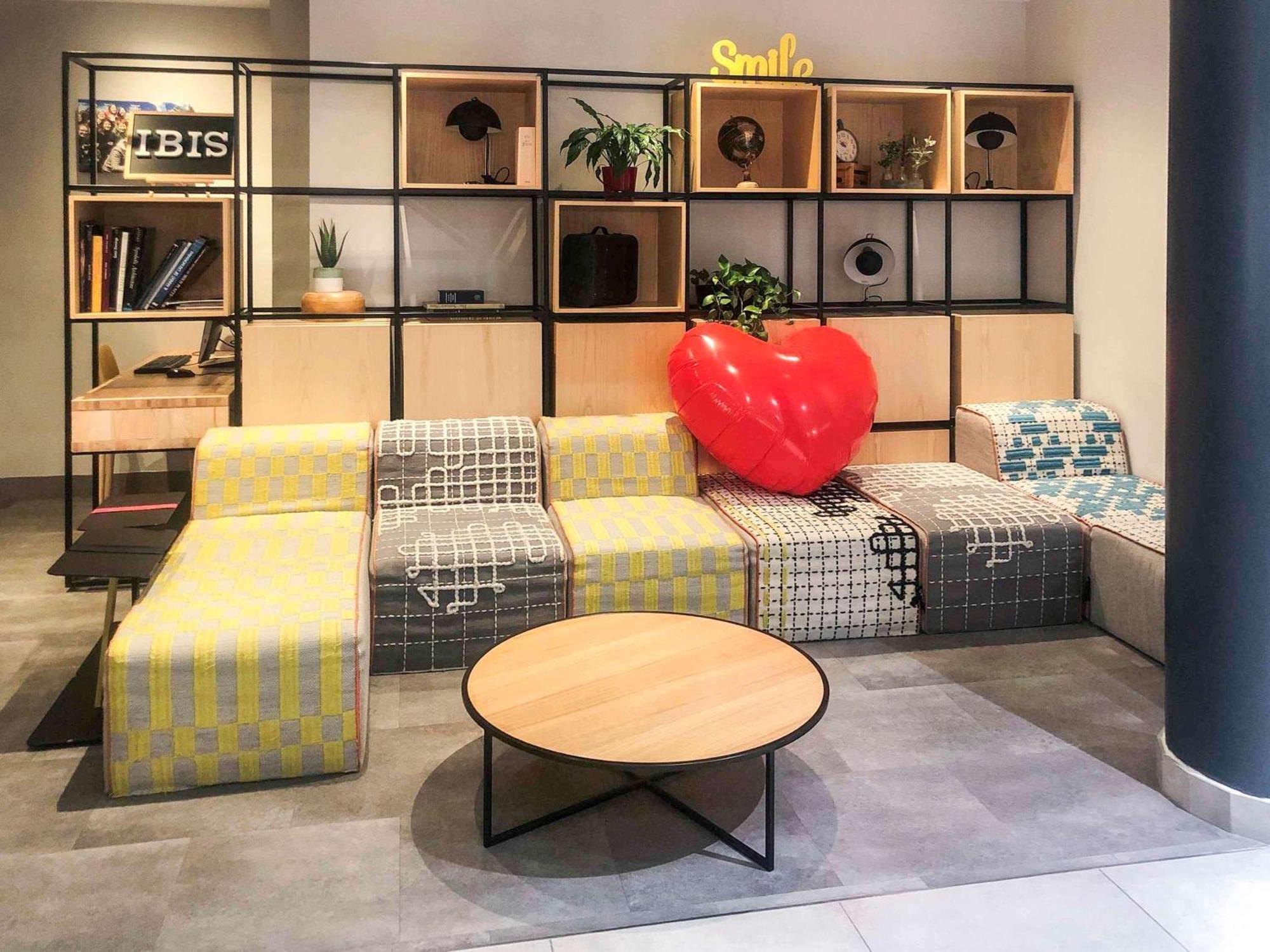 Ibis Madrid Calle Alcala Ngoại thất bức ảnh
